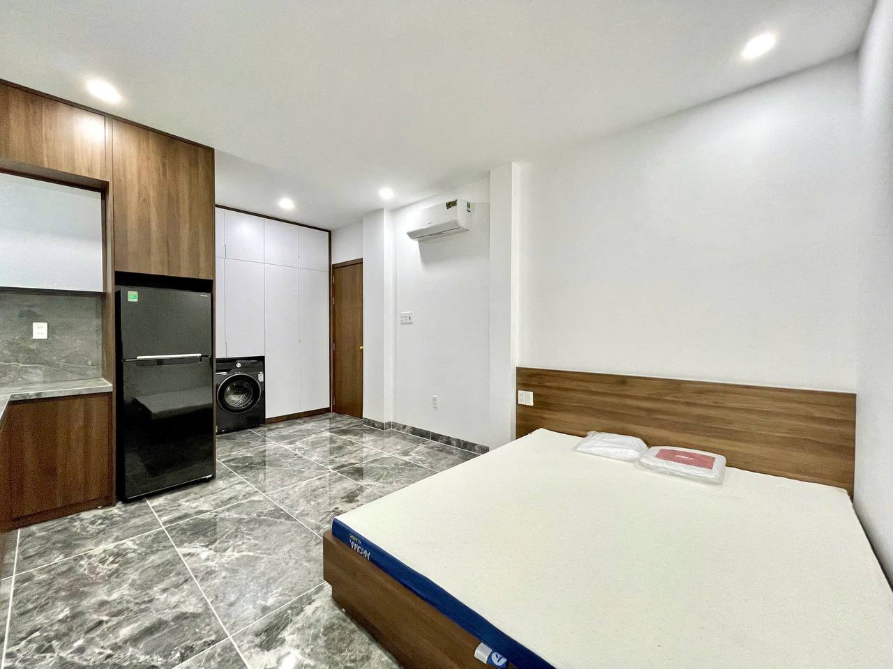 Студия на западе фото 1